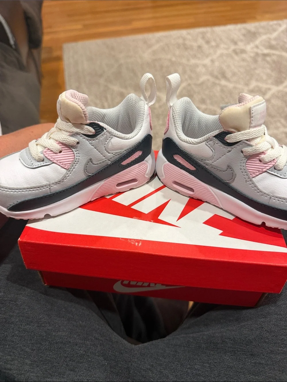 Nike Kids White, Pink & Black Low-Top Sneakers
